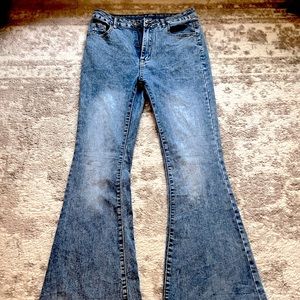 Womens high waisted bell bottom jeans, like new, size small or size 4